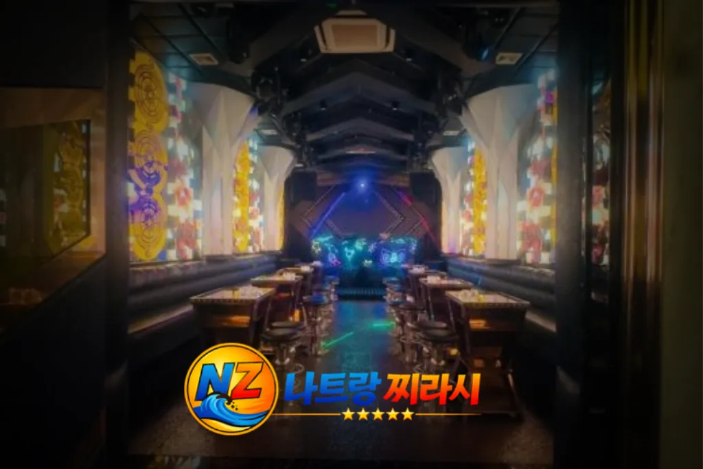 나트랑 크라운 가라오케 룸 입구 분위기